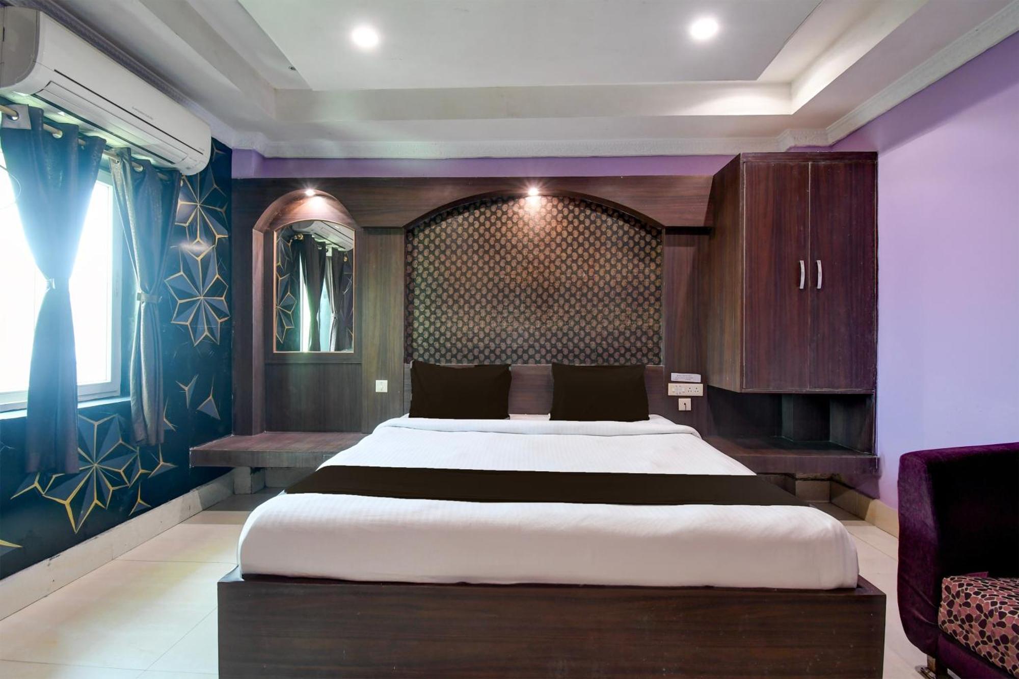 Hotel O Blue Royal Bhubaneswar Exteriör bild