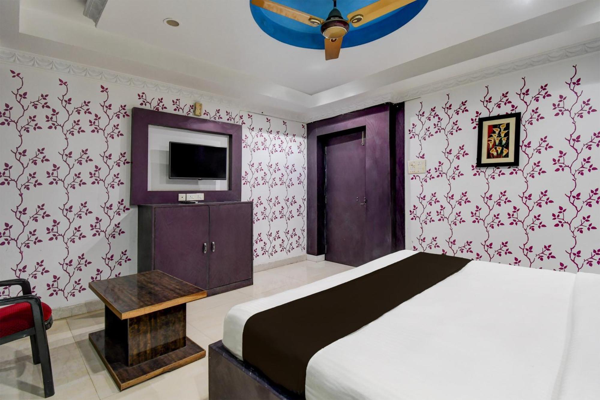 Hotel O Blue Royal Bhubaneswar Exteriör bild