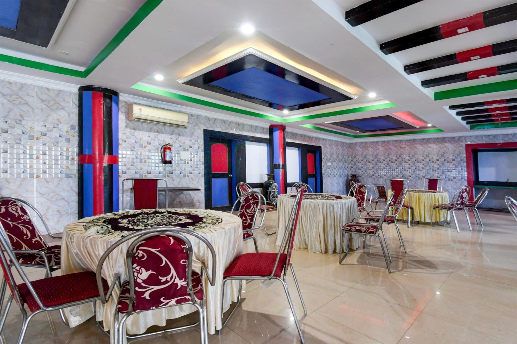 Hotel O Blue Royal Bhubaneswar Exteriör bild