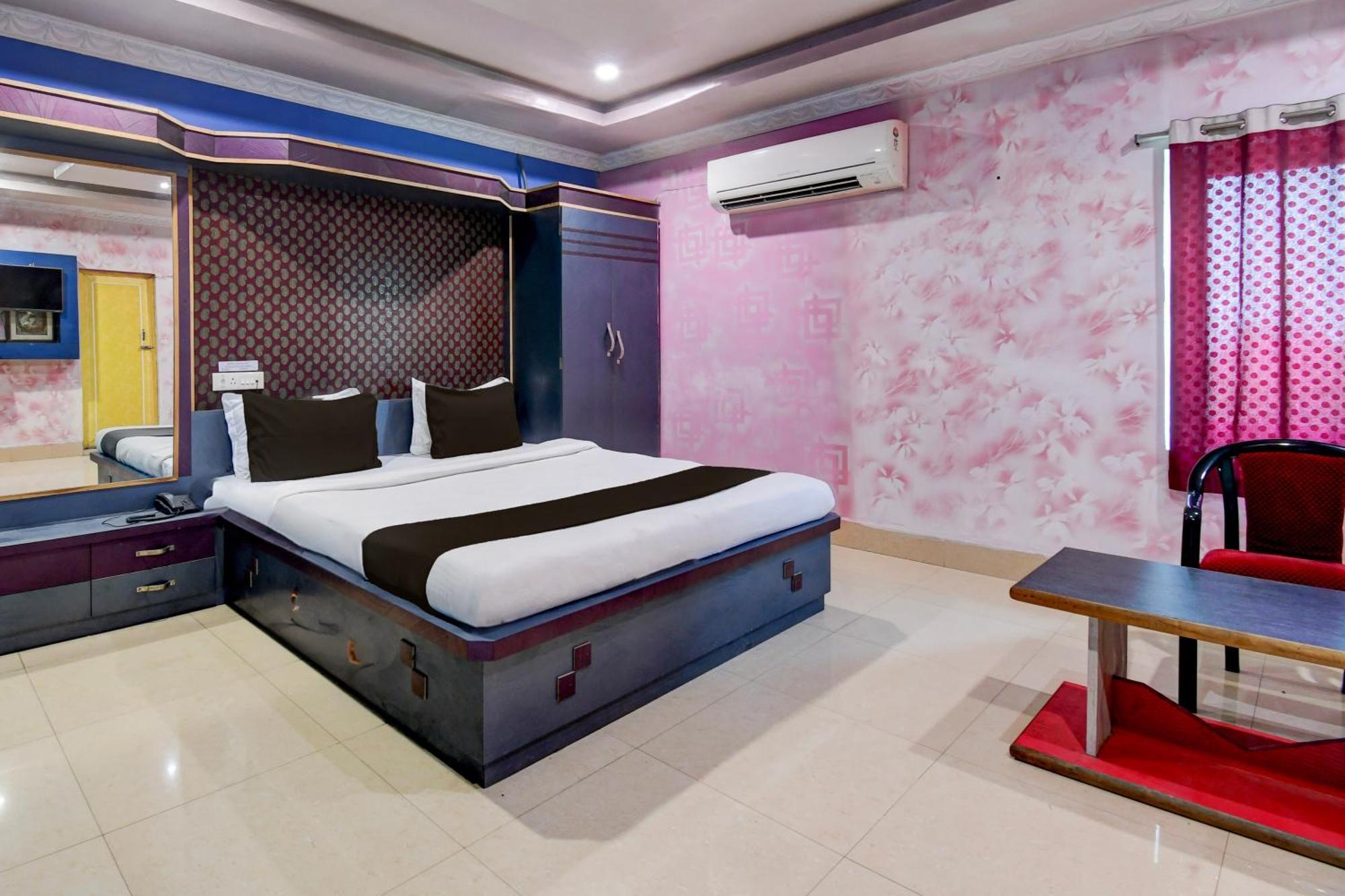 Hotel O Blue Royal Bhubaneswar Exteriör bild